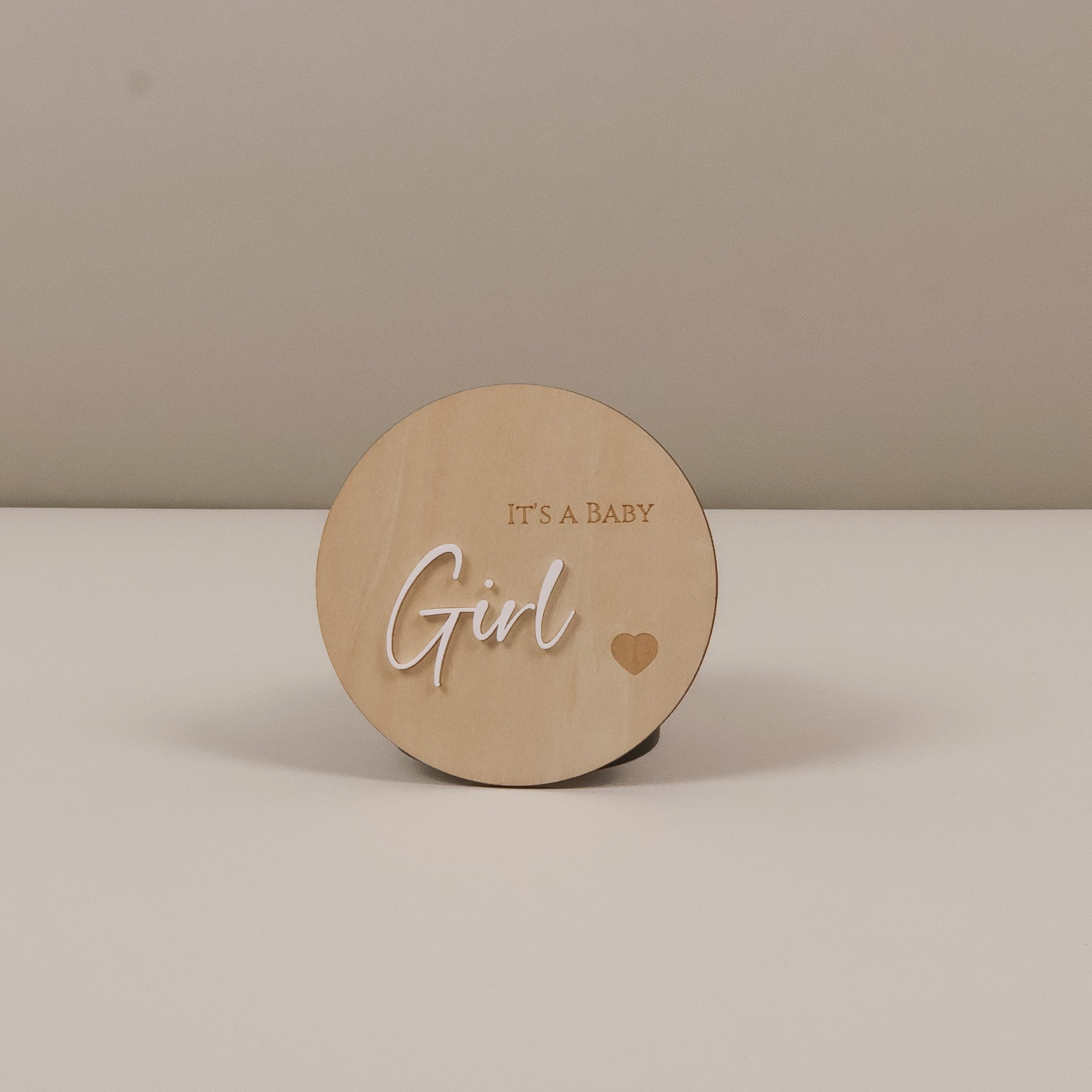 Holzscheibe Girl